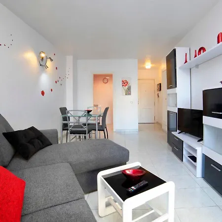 Apolo Vii-3 By Interhome